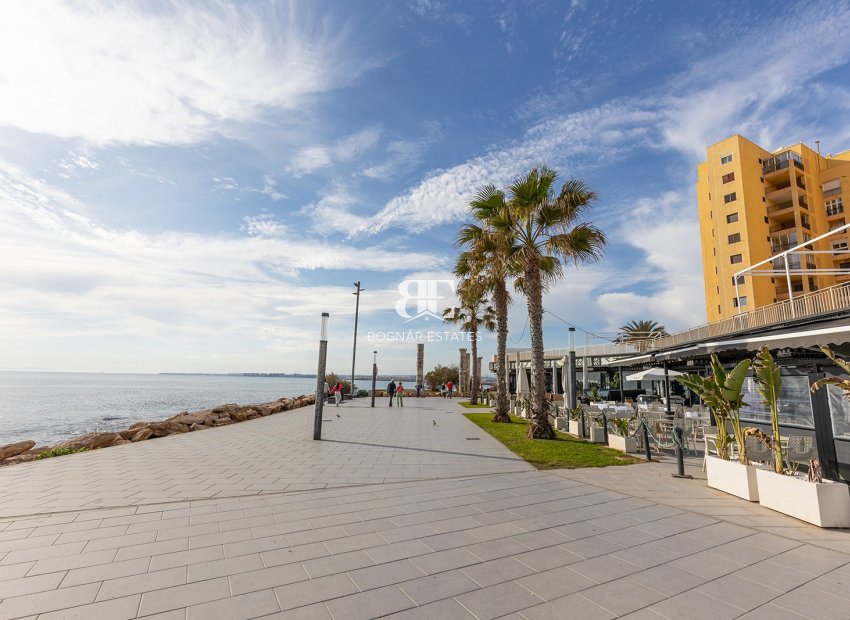 Herverkoop - apartment -
Torrevieja - Playa del Cura