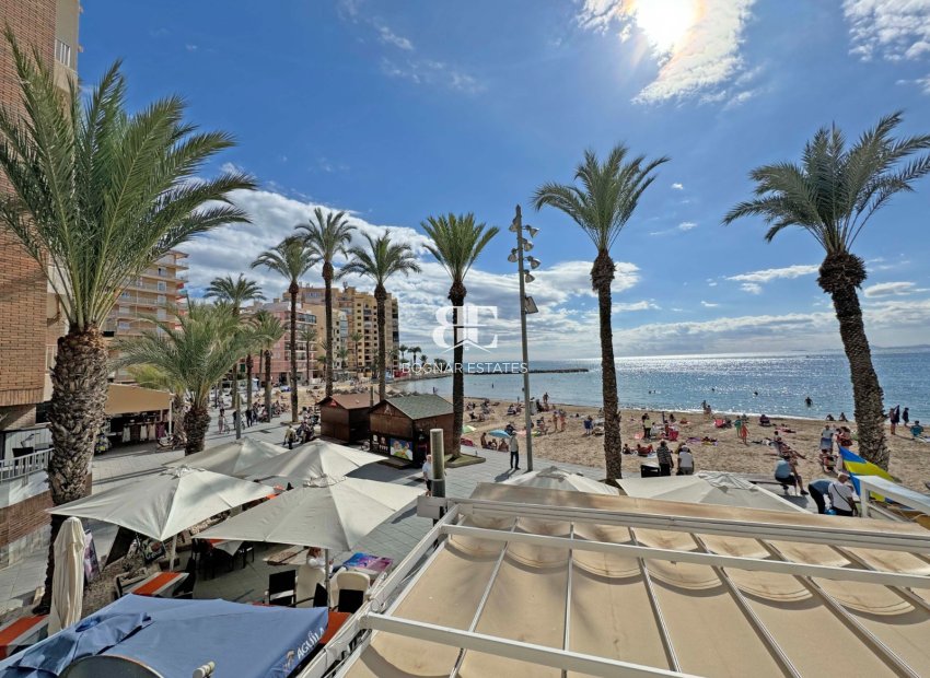 Herverkoop - apartment -
Torrevieja - Playa del Cura