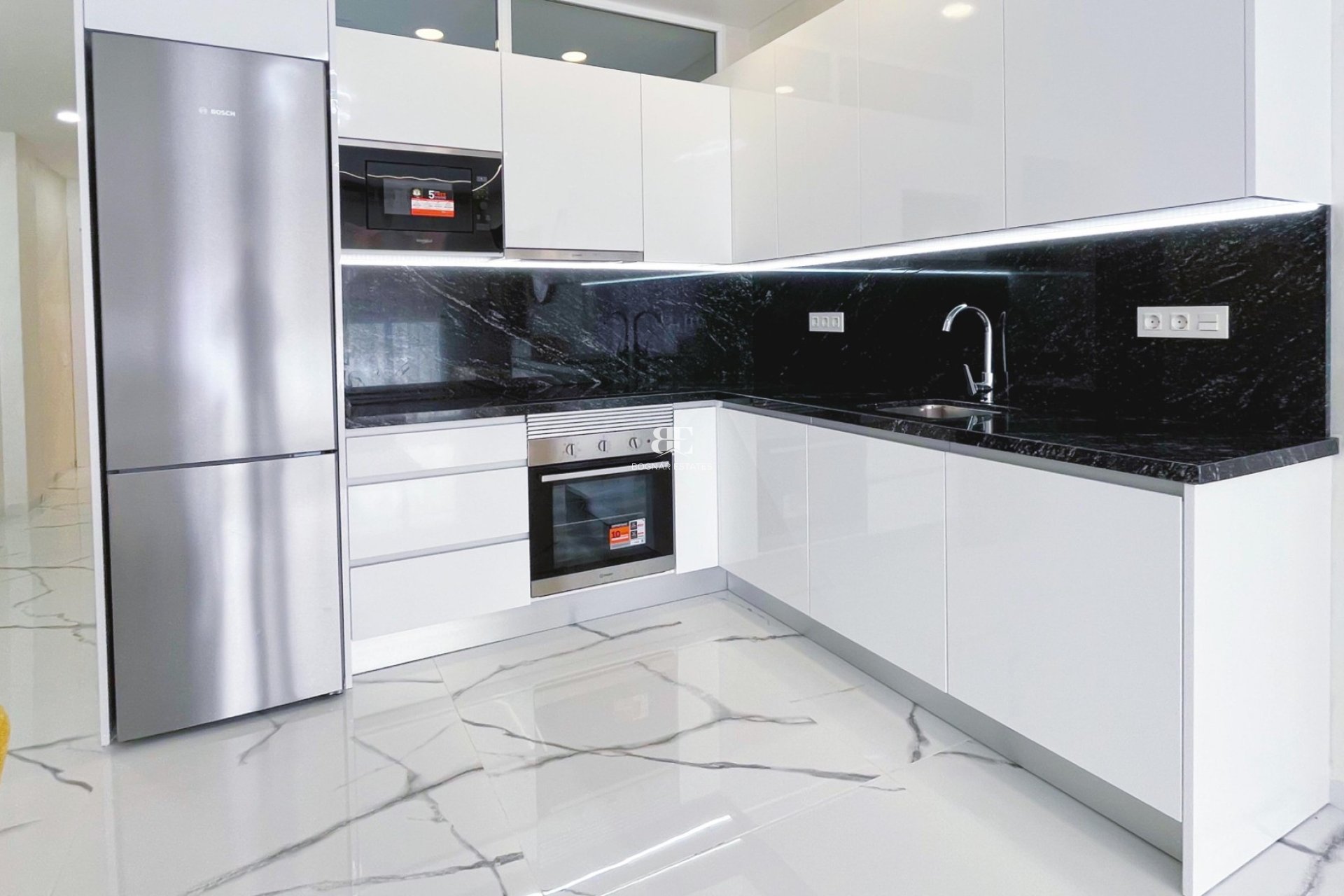 Herverkoop - apartment -
Torrevieja - Playa del Cura