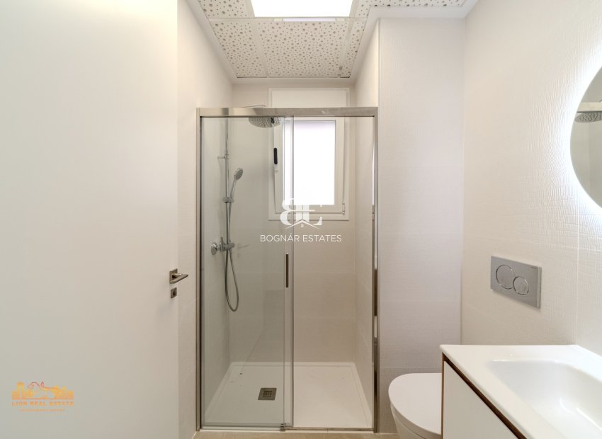 Herverkoop - apartment -
Torrevieja - Playa Los Locos