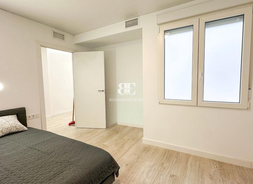 Herverkoop - apartment -
Torrevieja - Playa Los Naufragos