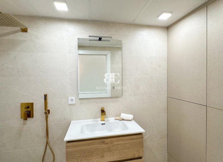 Herverkoop - apartment -
Torrevieja - Playa Los Naufragos