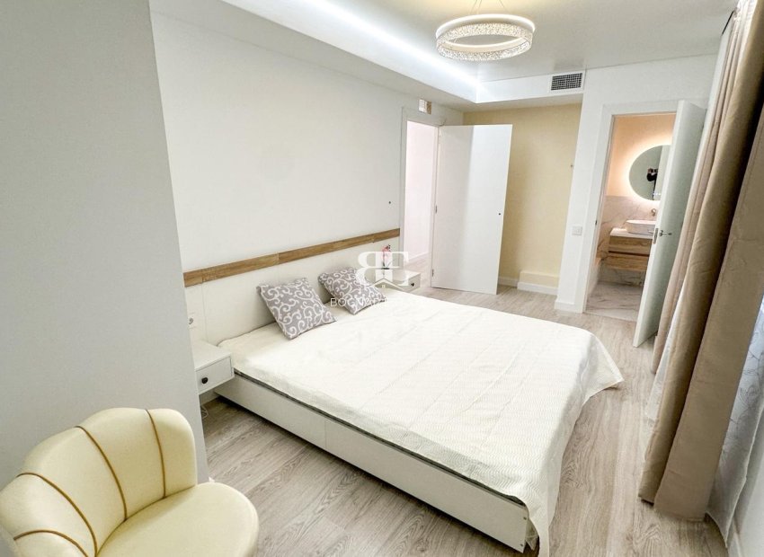 Herverkoop - apartment -
Torrevieja - Playa Los Naufragos