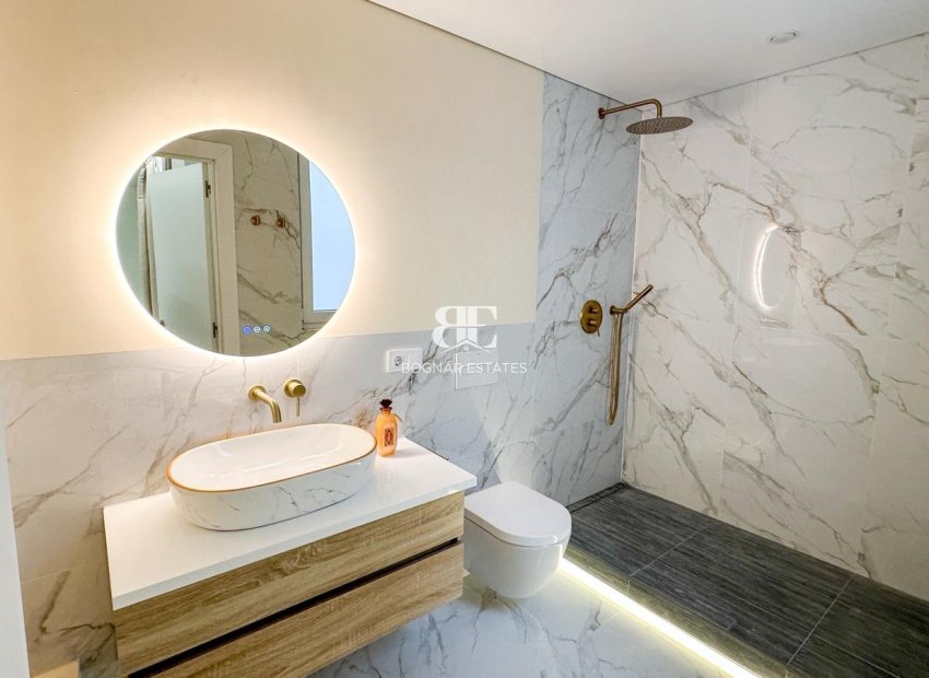 Herverkoop - apartment -
Torrevieja - Playa Los Naufragos