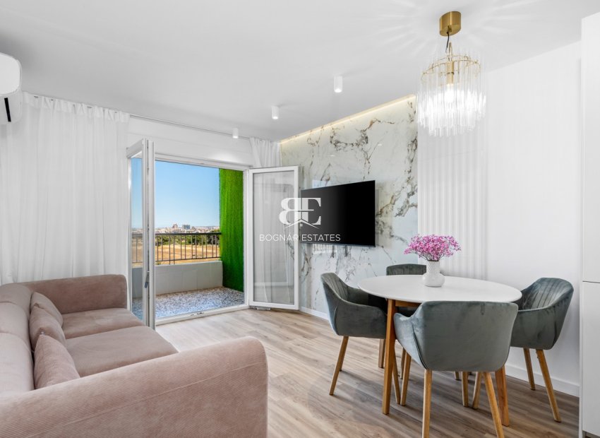Herverkoop - apartment -
Torrevieja - Punta Prima