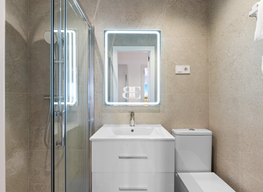 Herverkoop - apartment -
Torrevieja - Punta Prima