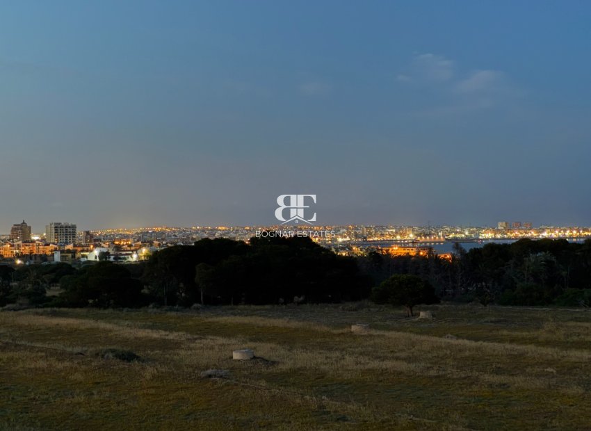 Herverkoop - apartment -
Torrevieja - Punta Prima
