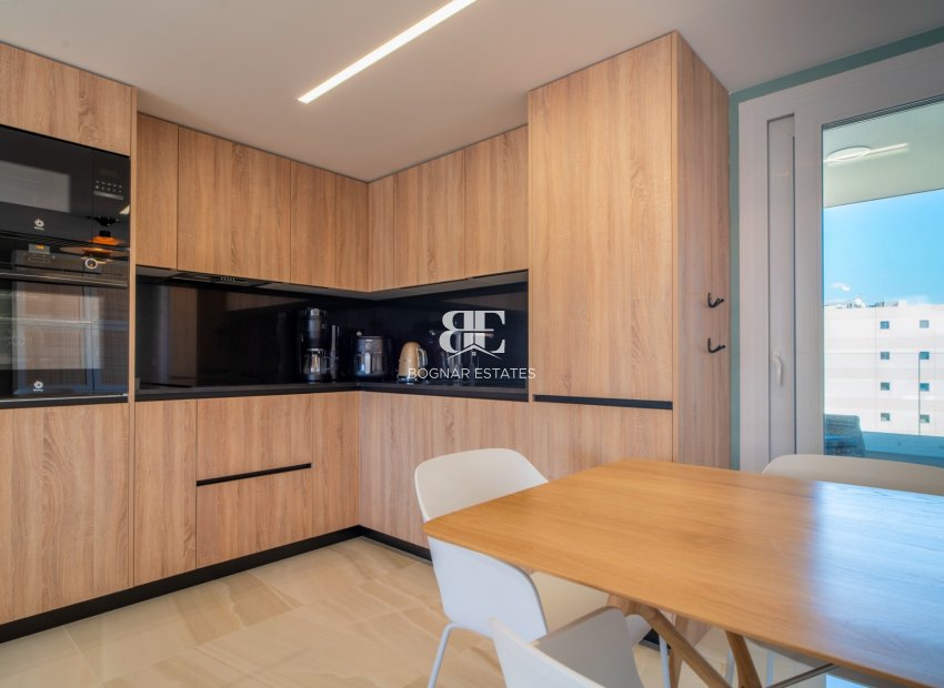 Herverkoop - apartment -
Torrevieja - Punta Prima