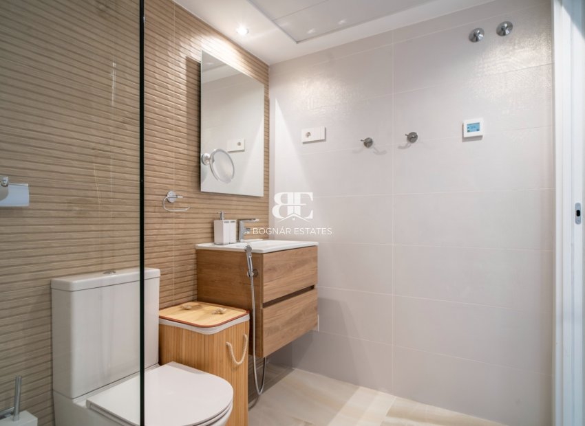Herverkoop - apartment -
Torrevieja - Punta Prima