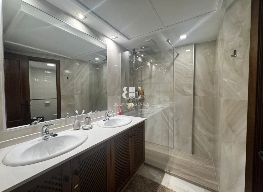 Herverkoop - apartment -
Torrevieja - Punta Prima
