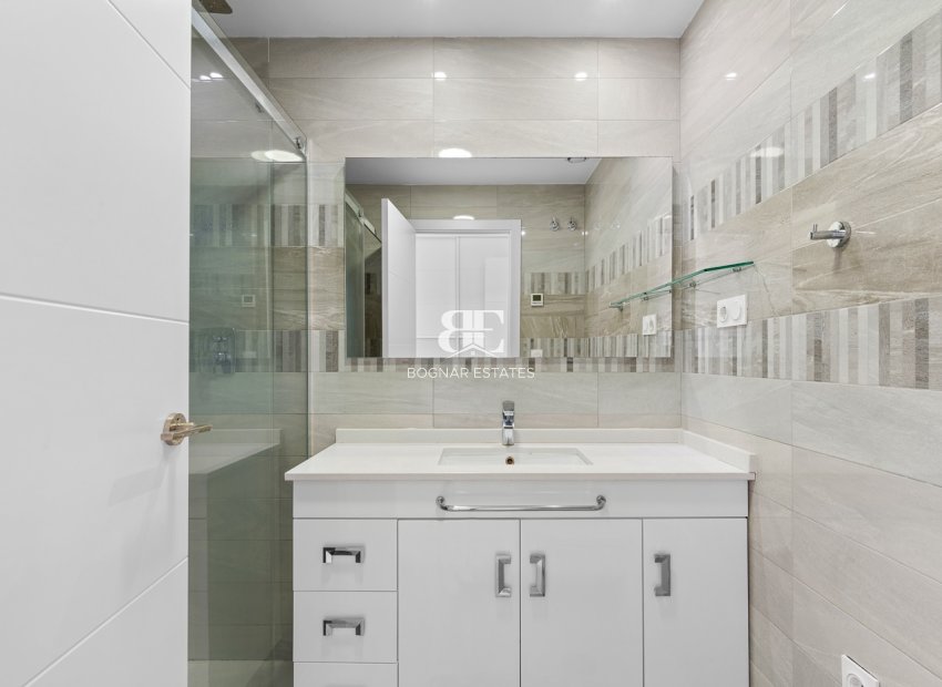 Herverkoop - apartment -
Torrevieja - Punta Prima