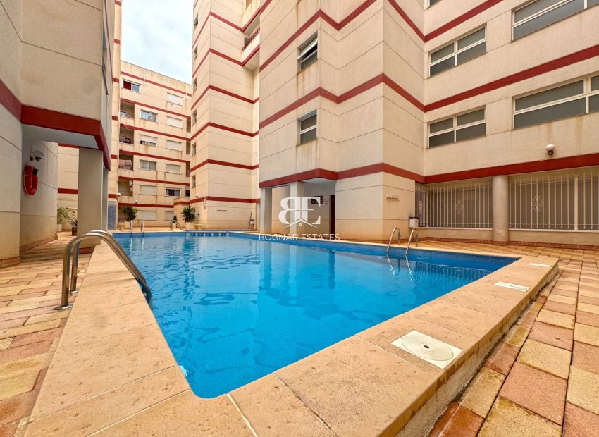Herverkoop - apartment -
Torrevieja