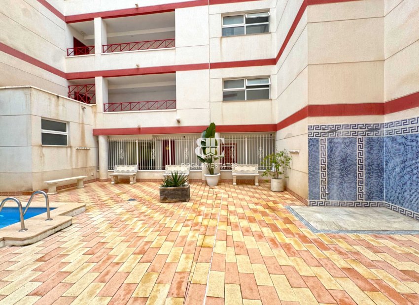Herverkoop - apartment -
Torrevieja