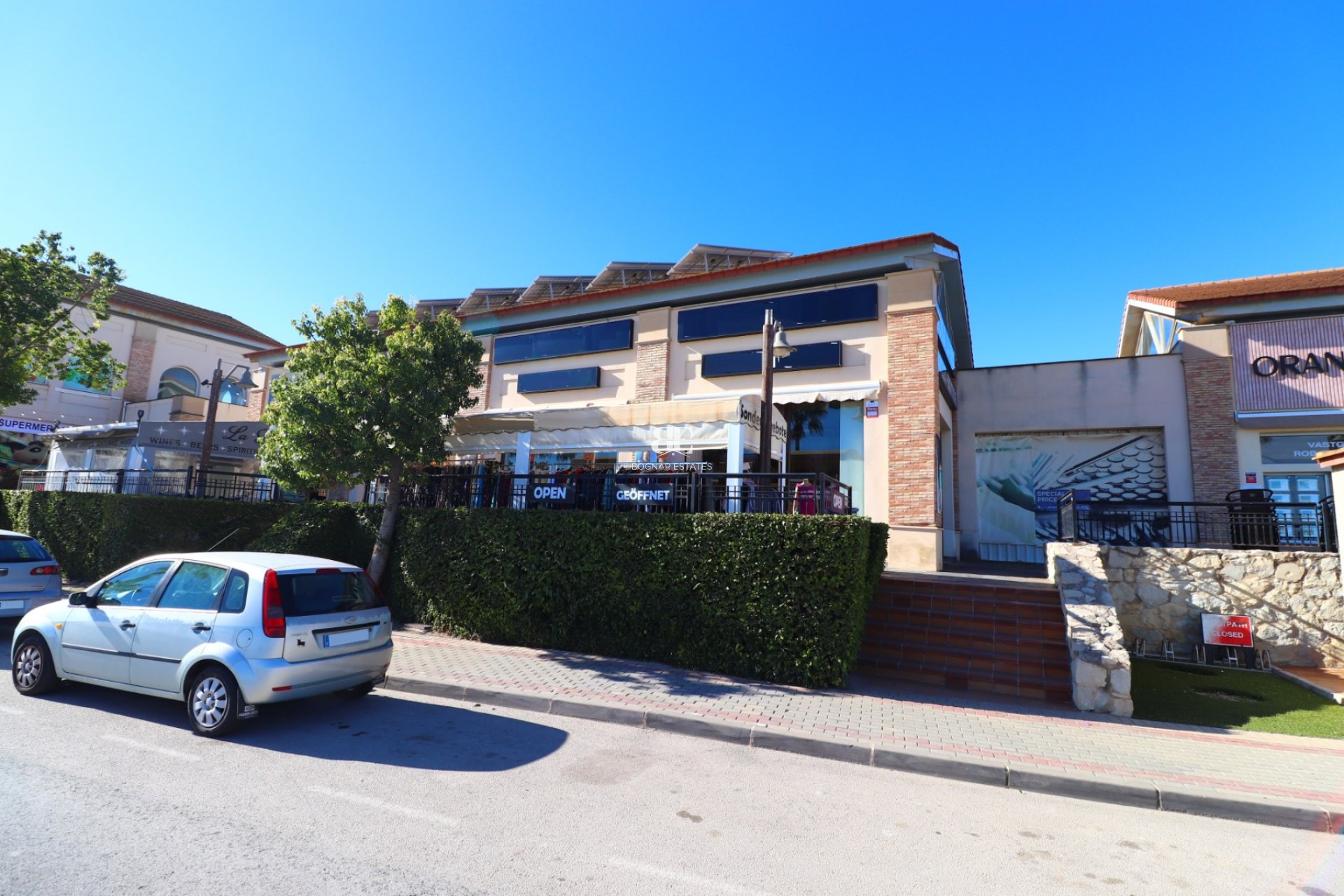Herverkoop - Commercial (Leasehold) -
Algorfa - La finca Golf