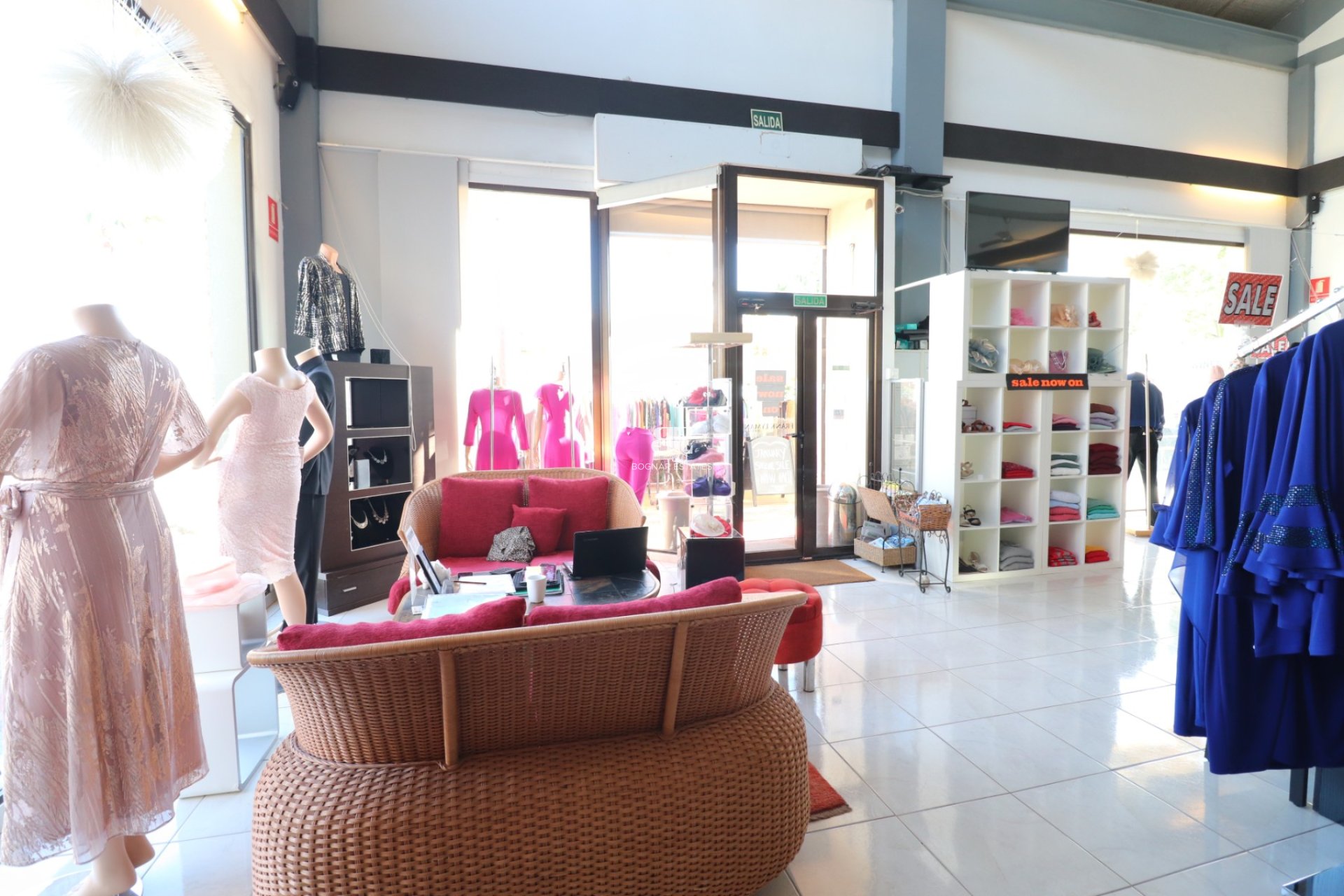 Herverkoop - Commercial (Leasehold) -
Algorfa - La finca Golf