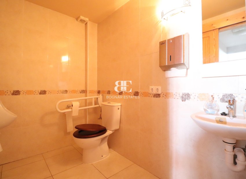 Herverkoop - Commercial (Leasehold) -
Algorfa - La finca Golf