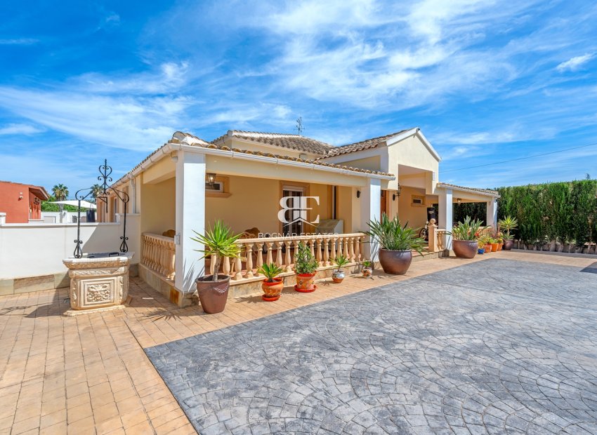 Herverkoop - Country House -
Almoradí - Las Heredades