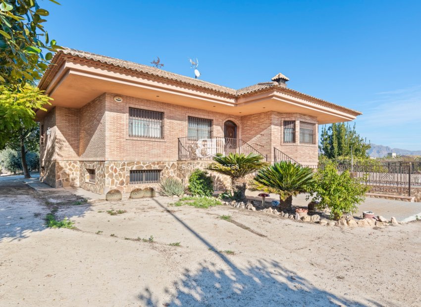 Herverkoop - Country House -
Beniel - Carretera de Beniel