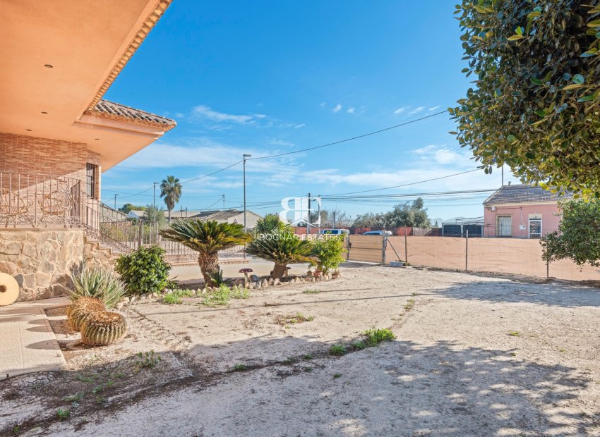 Herverkoop - Country House -
Beniel - Carretera de Beniel
