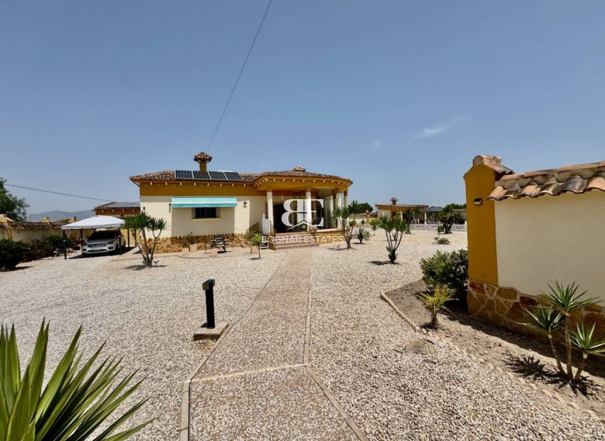 Herverkoop - Country House -
Catral