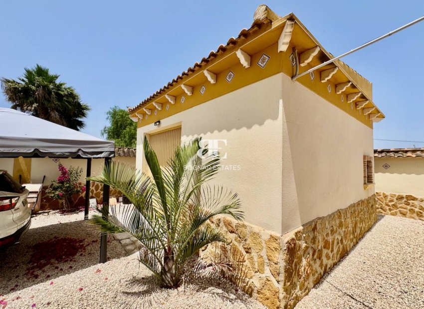 Herverkoop - Country House -
Catral