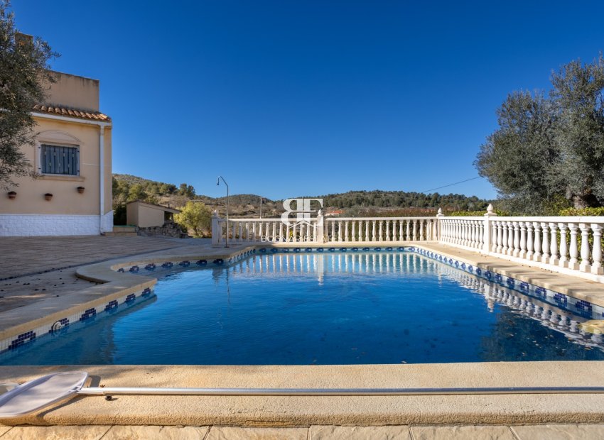 Herverkoop - Country House -
La Zarza