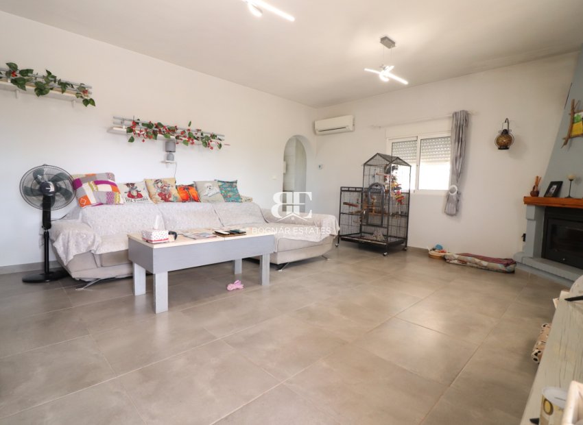 Herverkoop - Country House -
Orihuela - La Campaneta