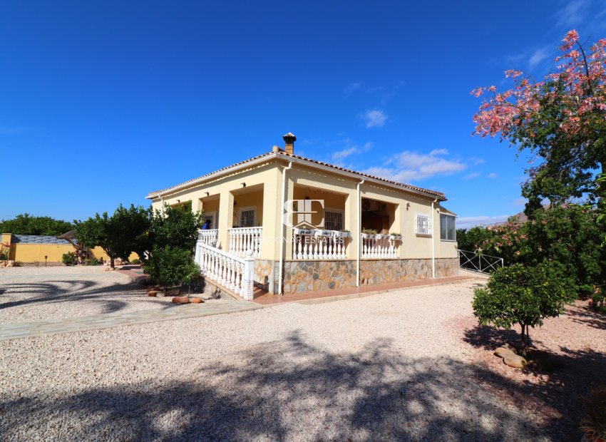 Herverkoop - Country House -
Orihuela - La Campaneta