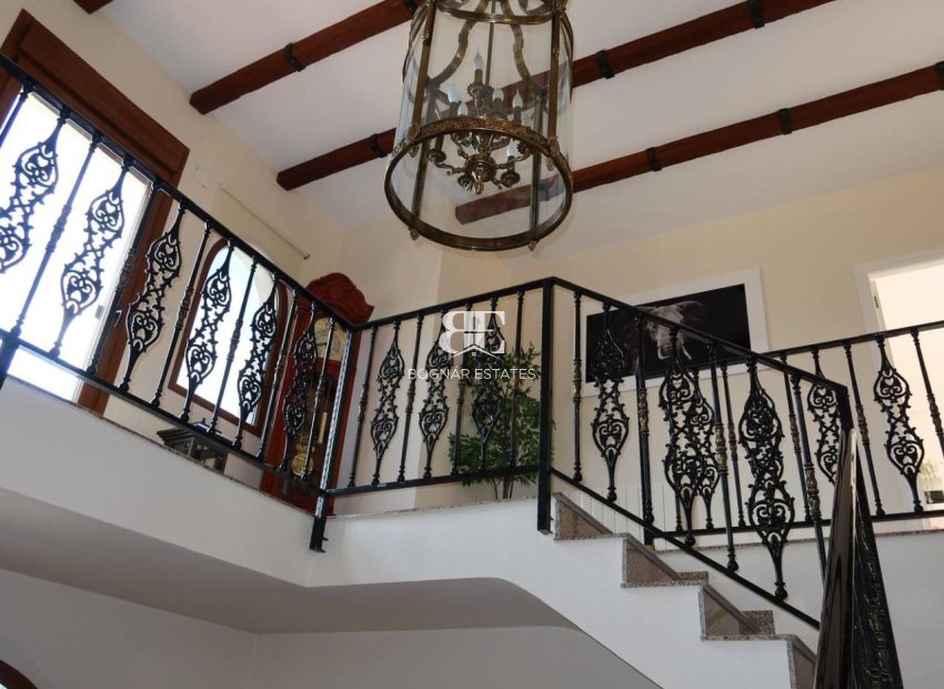 Herverkoop - Country House -
Orihuela