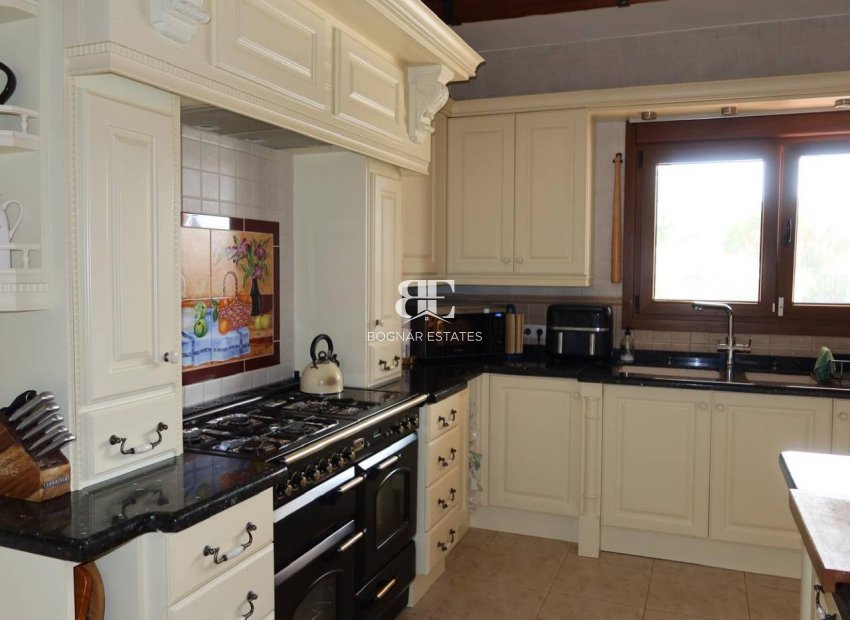 Herverkoop - Country House -
Orihuela