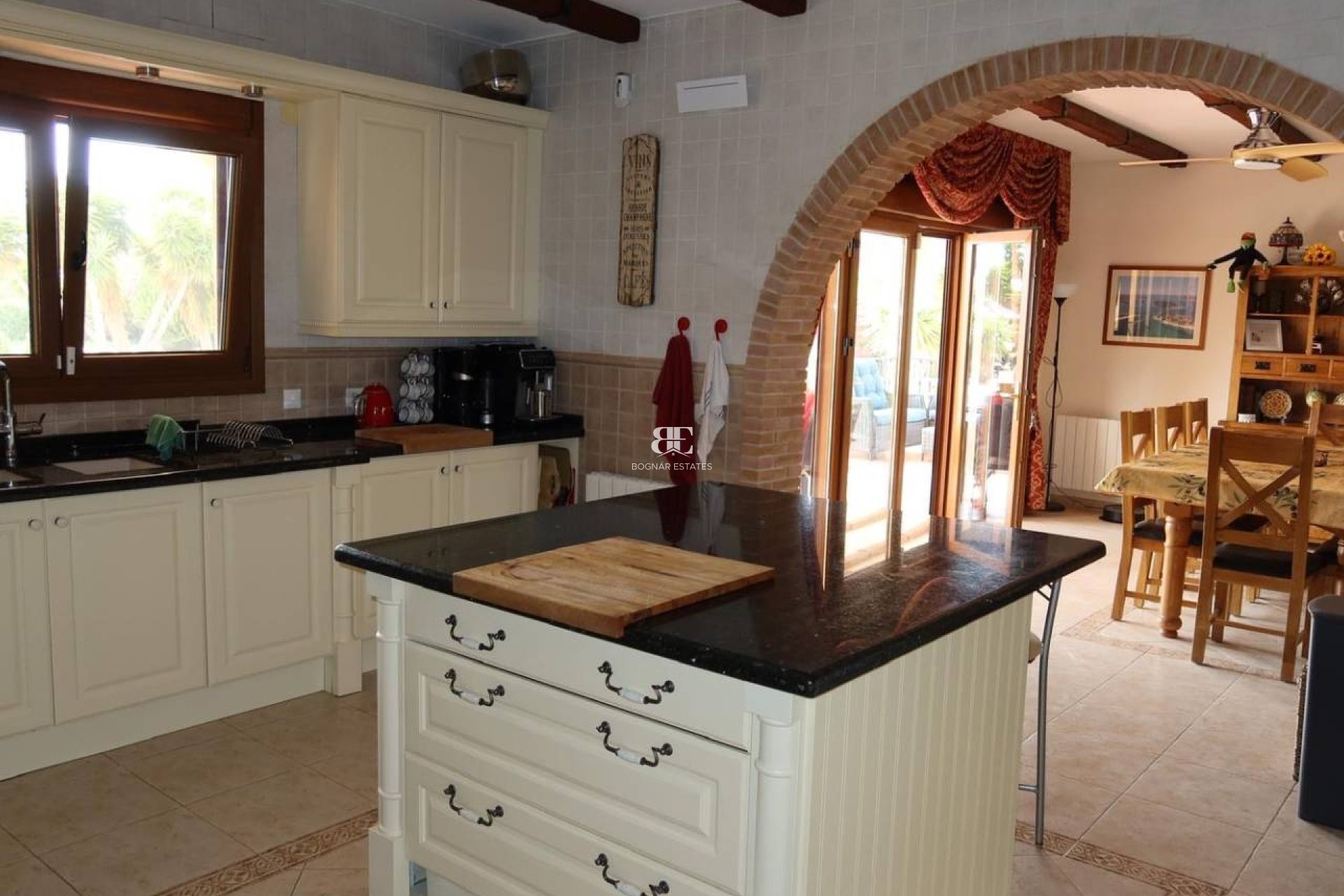 Herverkoop - Country House -
Orihuela