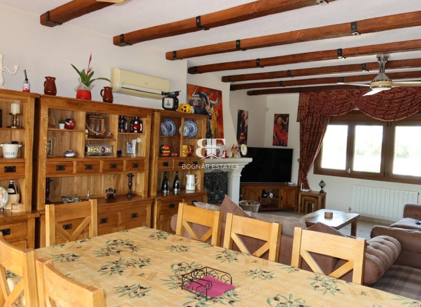 Herverkoop - Country House -
Orihuela