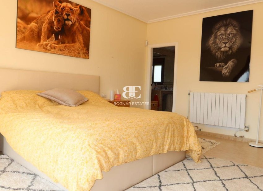 Herverkoop - Country House -
Orihuela