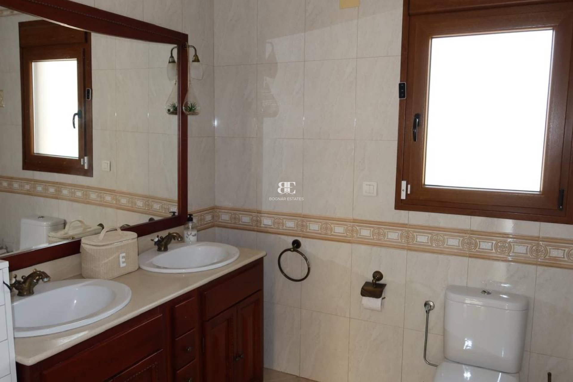 Herverkoop - Country House -
Orihuela