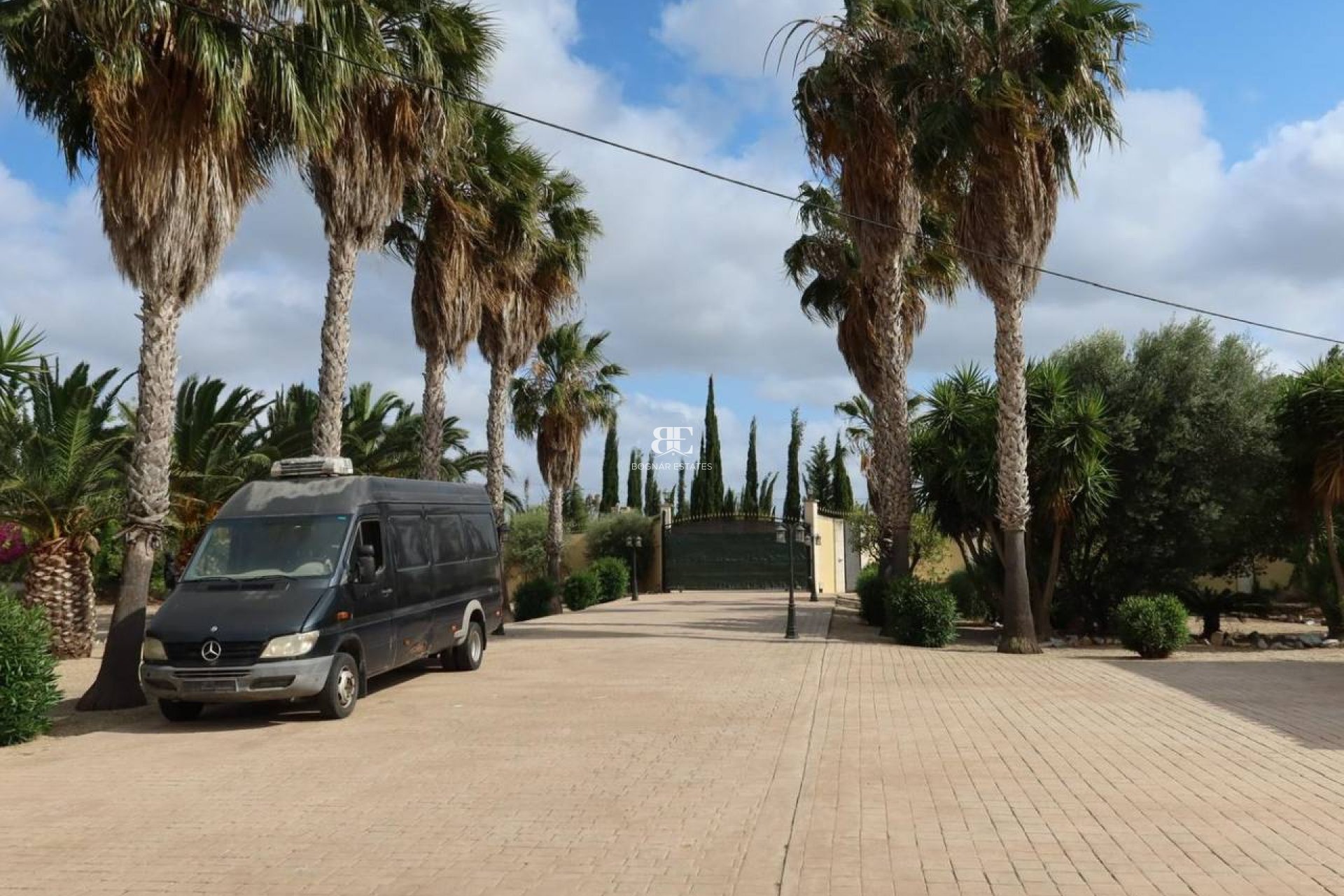 Herverkoop - Country House -
Orihuela