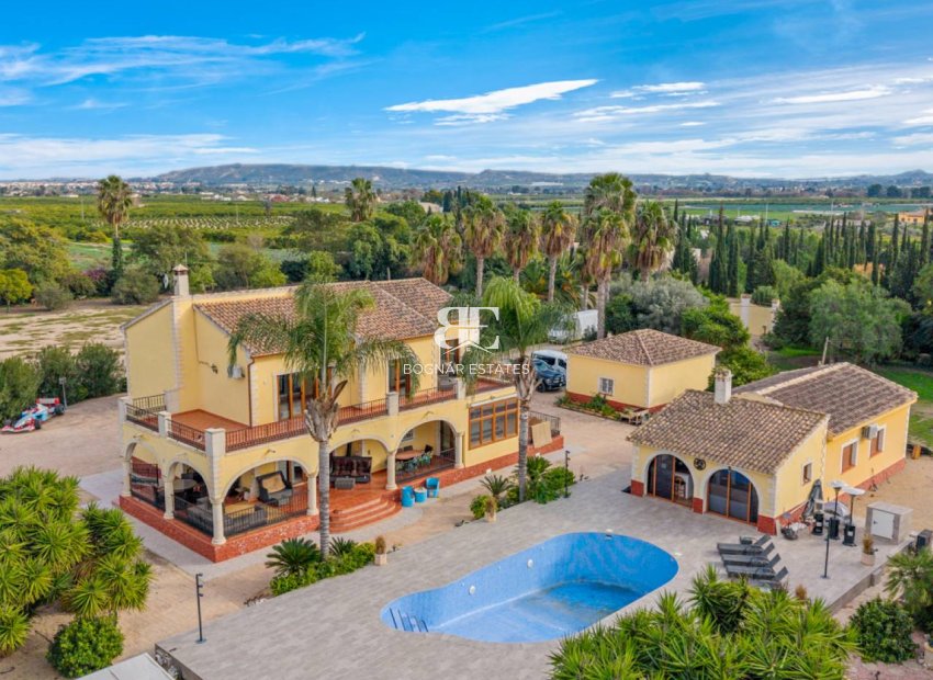Herverkoop - Country House -
Orihuela
