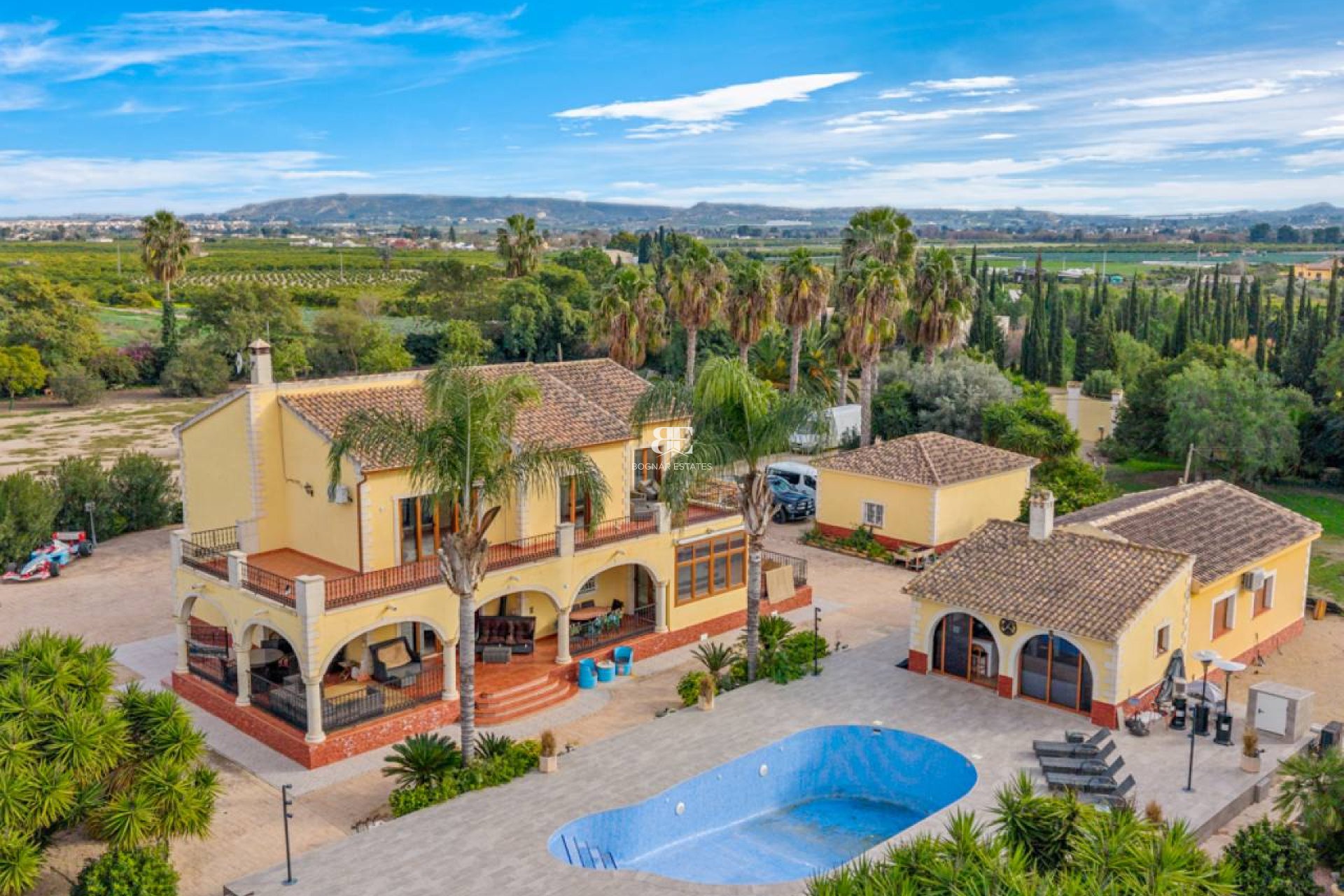 Herverkoop - Country House -
Orihuela