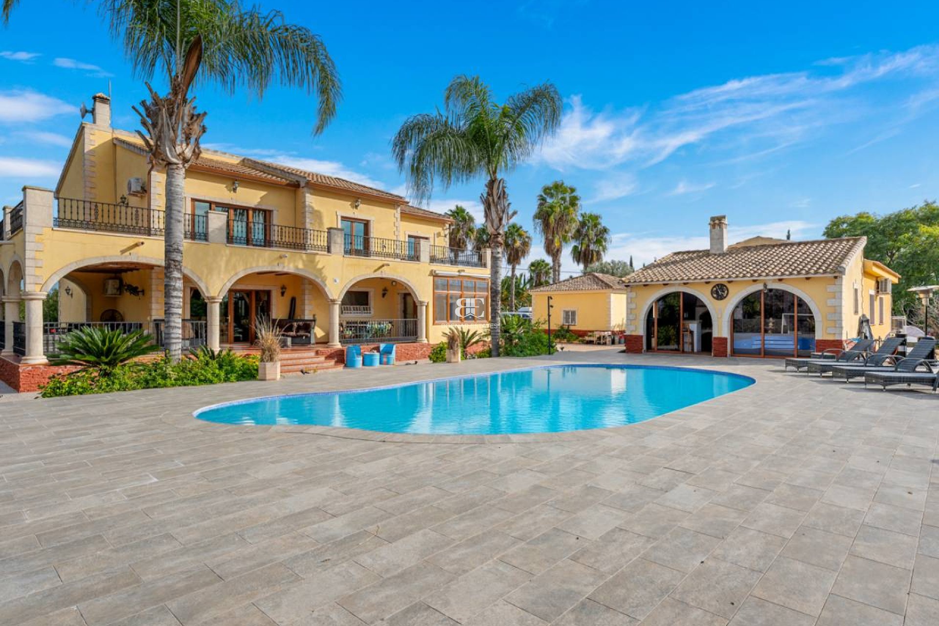 Herverkoop - Country House -
Orihuela