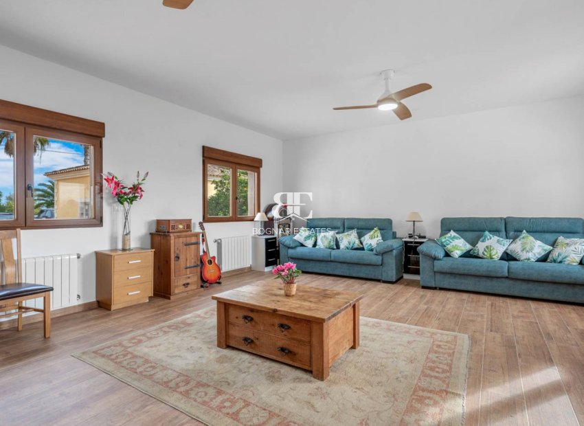 Herverkoop - Country House -
Orihuela