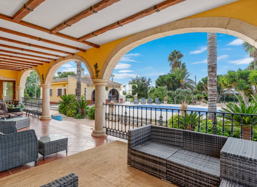 Herverkoop - Country House -
Orihuela