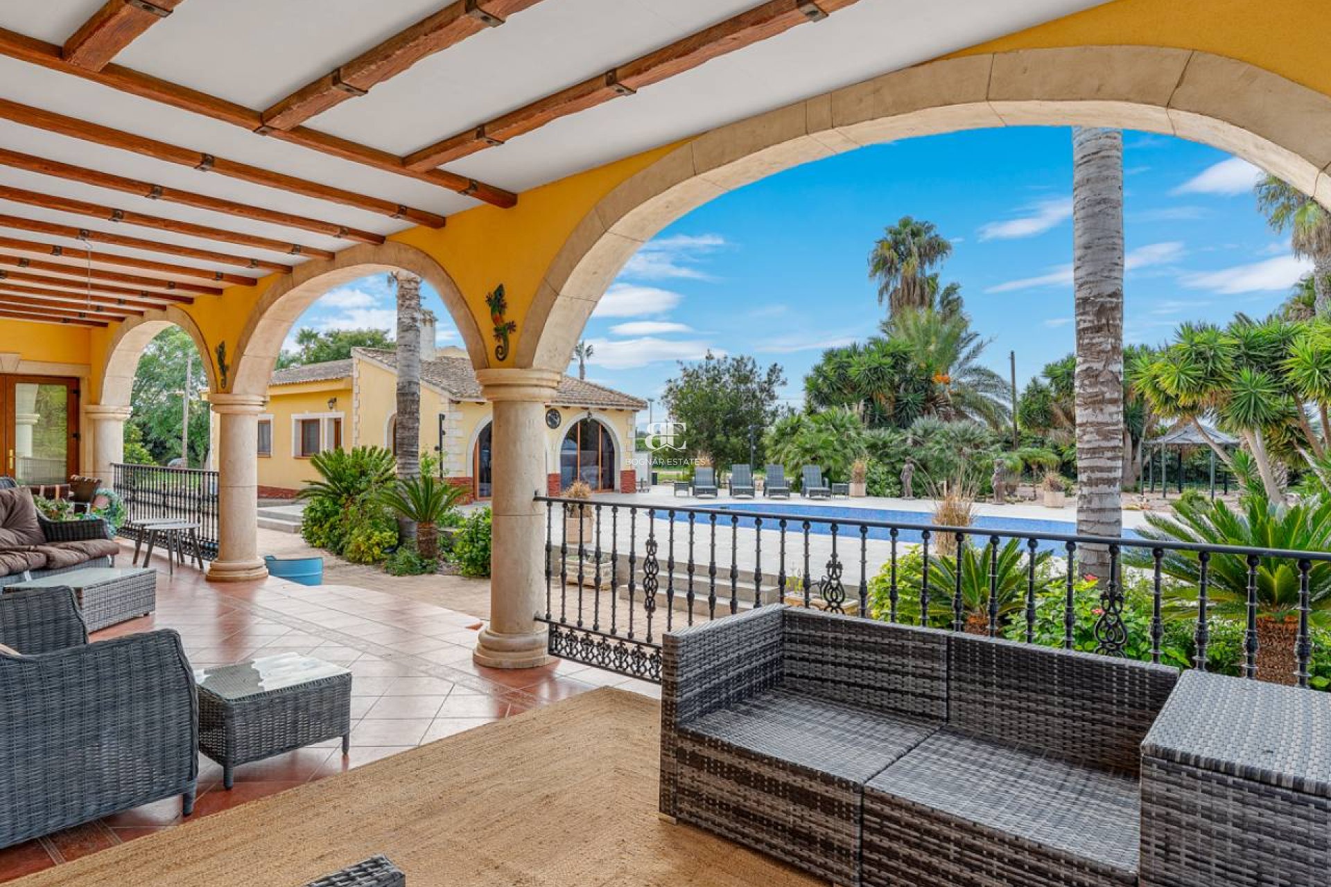 Herverkoop - Country House -
Orihuela