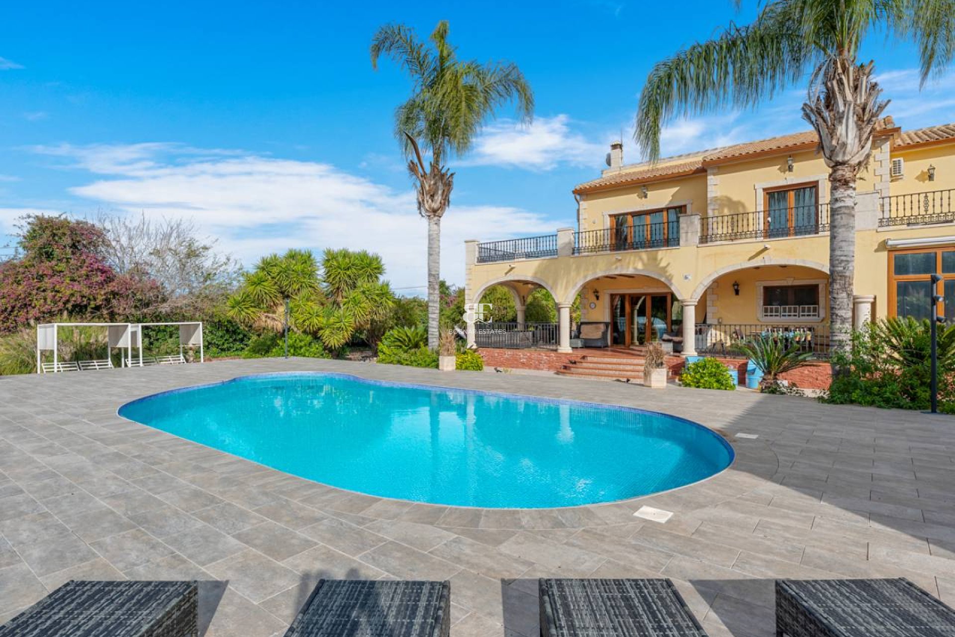 Herverkoop - Country House -
Orihuela