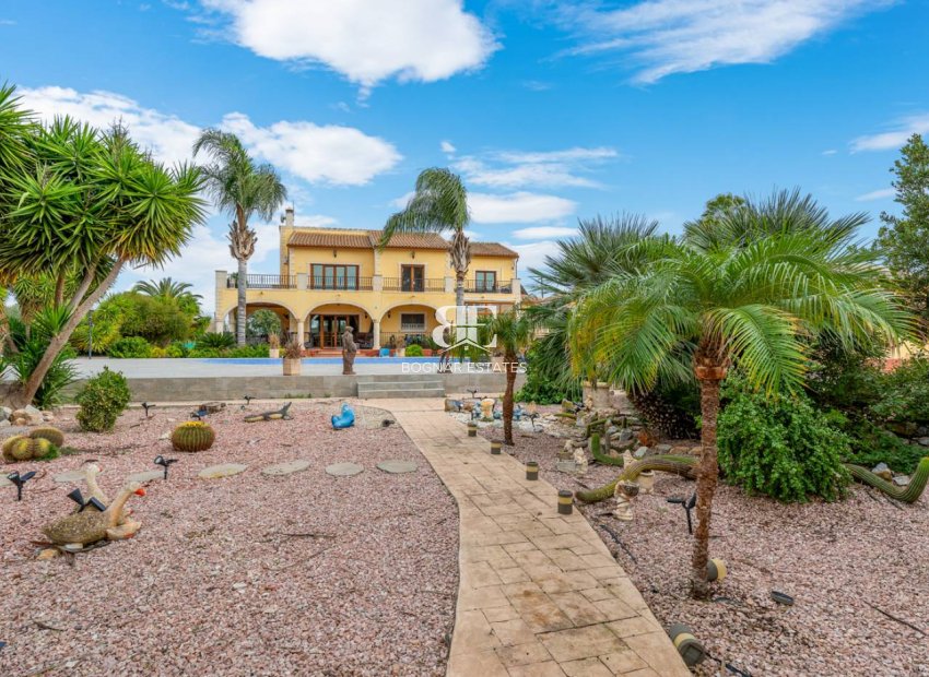 Herverkoop - Country House -
Orihuela