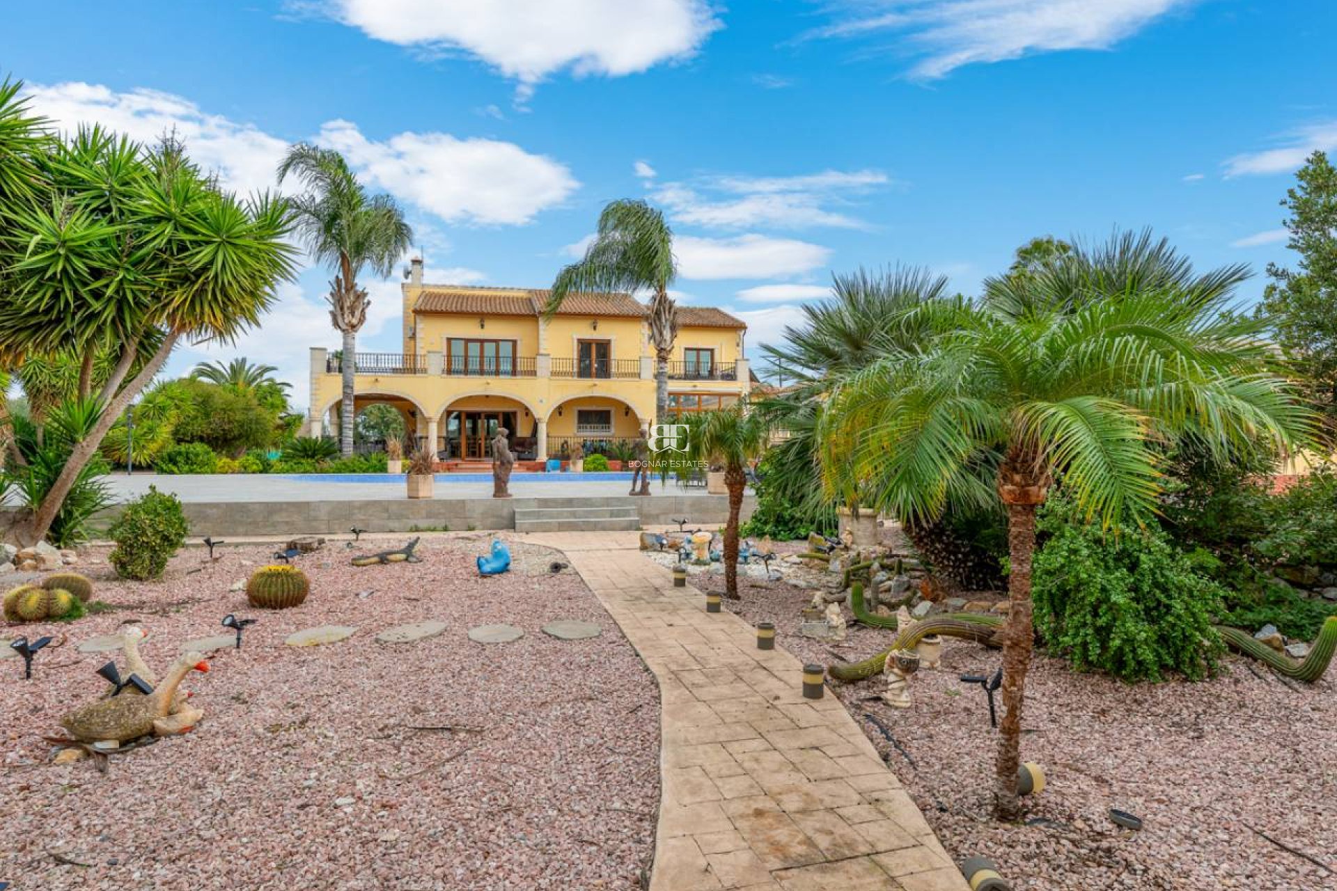Herverkoop - Country House -
Orihuela