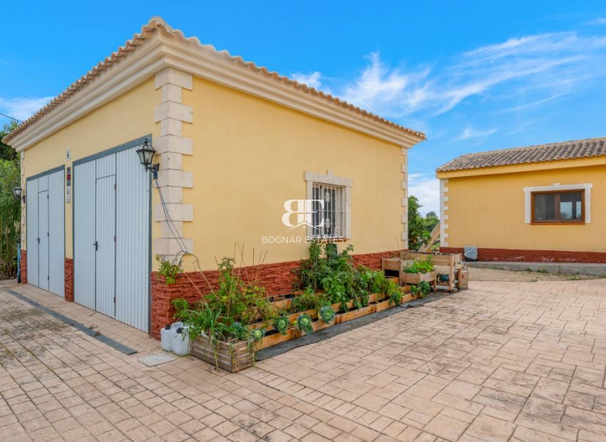 Herverkoop - Country House -
Orihuela