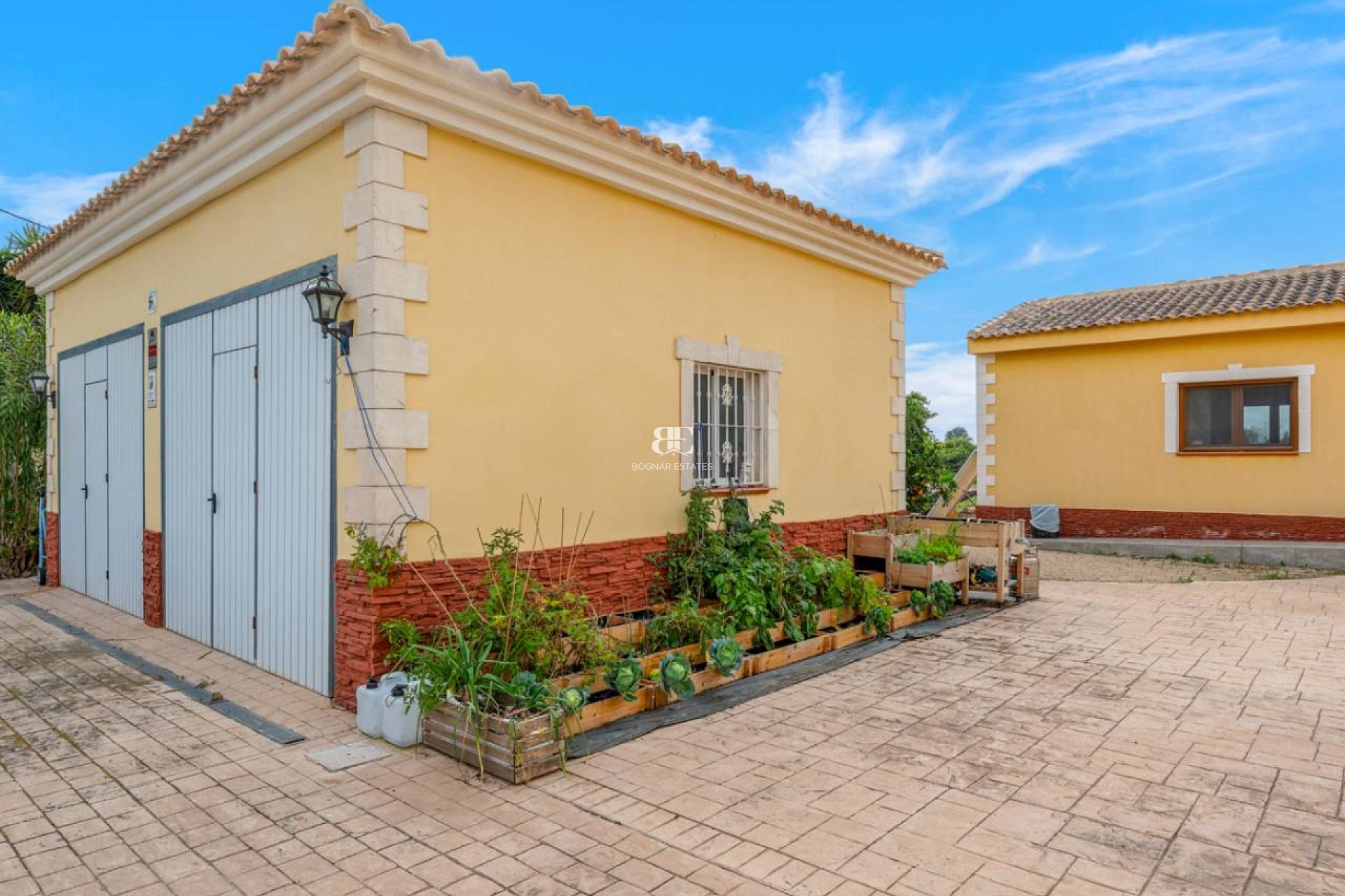 Herverkoop - Country House -
Orihuela