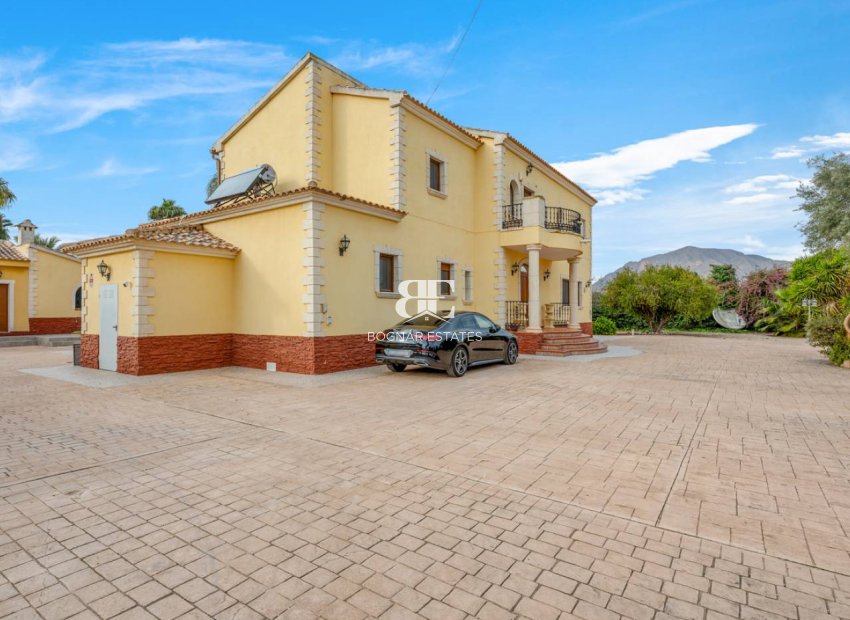 Herverkoop - Country House -
Orihuela
