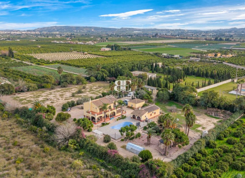 Herverkoop - Country House -
Orihuela