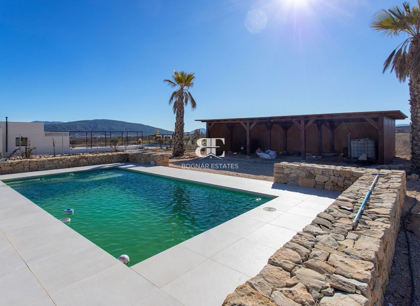 Herverkoop - Country House -
Pinoso - Campo