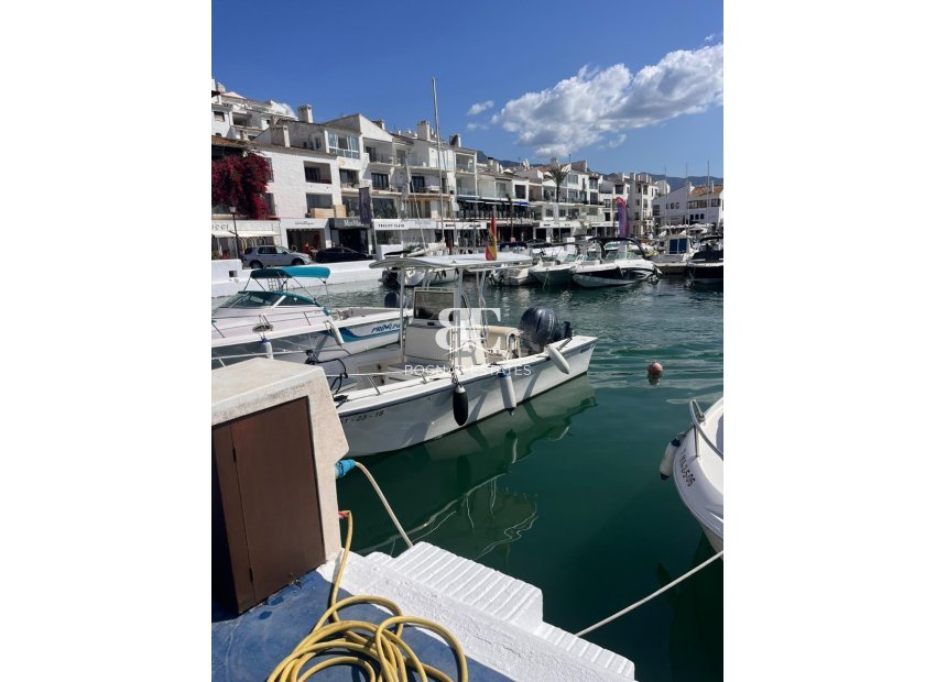Herverkoop - Garage -
Marbella - Puerto Banús